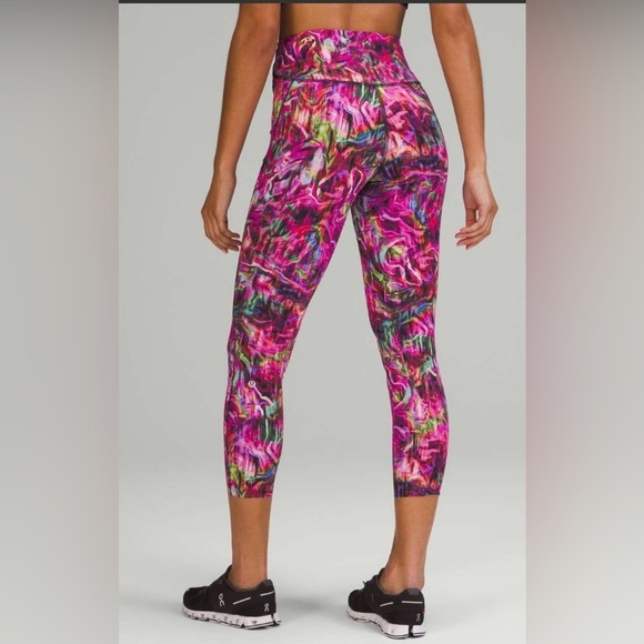lululemon athletica Women's Base Pace HR Hyper Flow Pink Multi Running Tights - Picture 1 of 4